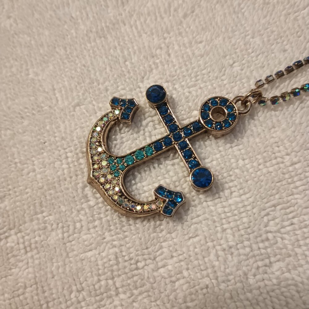 Betsy Johnson Blue Goldtone jeweled Anchor necklace. - Picture 2 of 4